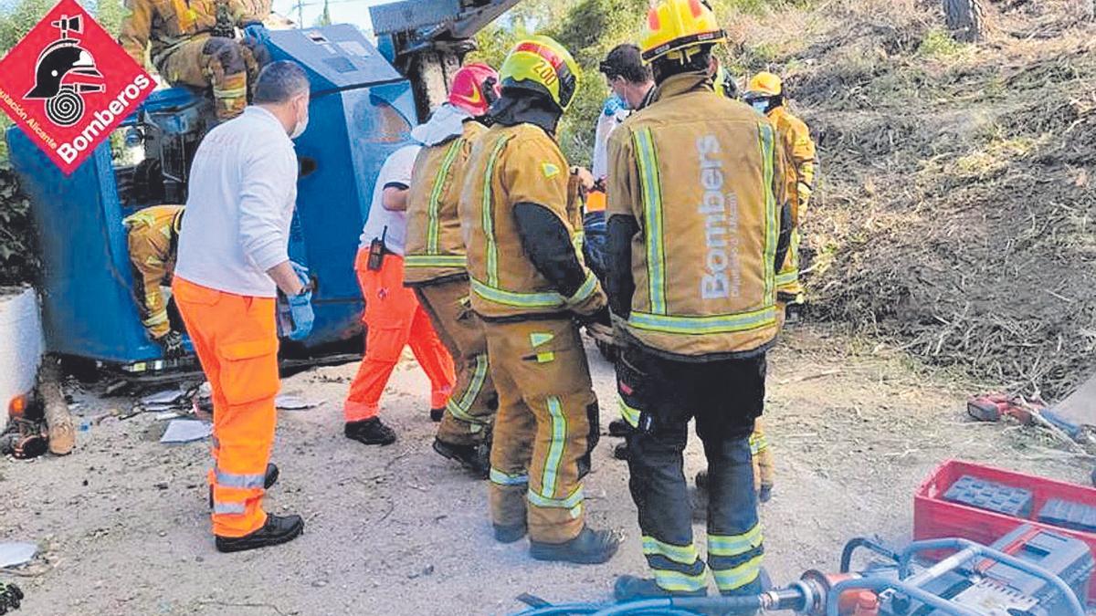 Servicio conjunto de bomberos y sanitarios en Xàbia.