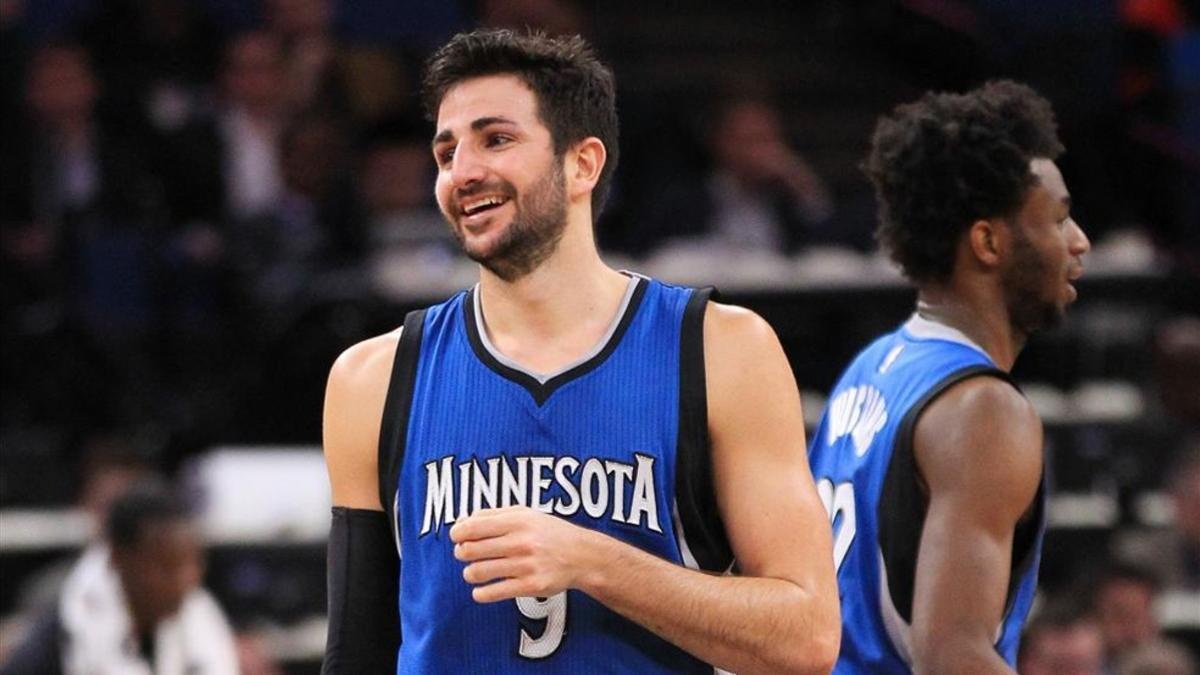 Ricky Rubio seguirá jugando en Minnesota