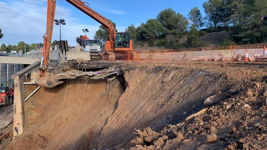 El director del Servei Català de Trànsit (SCT), Ramon Lamiel, explica que es talla l'AP-7 a Gelida en sentit sud.