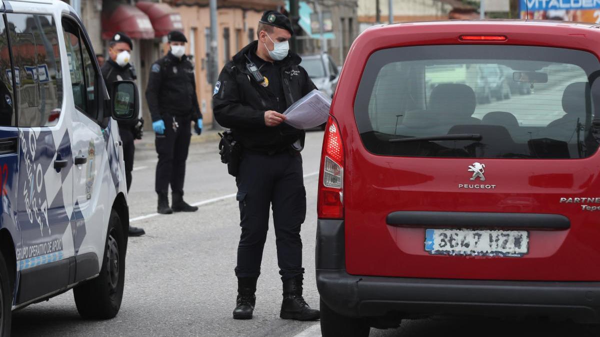 Un control policial durante el estado de alarma // Ricardo Grobas