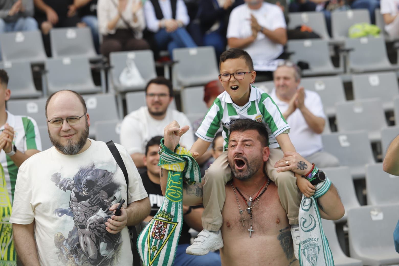 Córdoba CF-San Fernando: las imágenes de la afición en El Arcángel