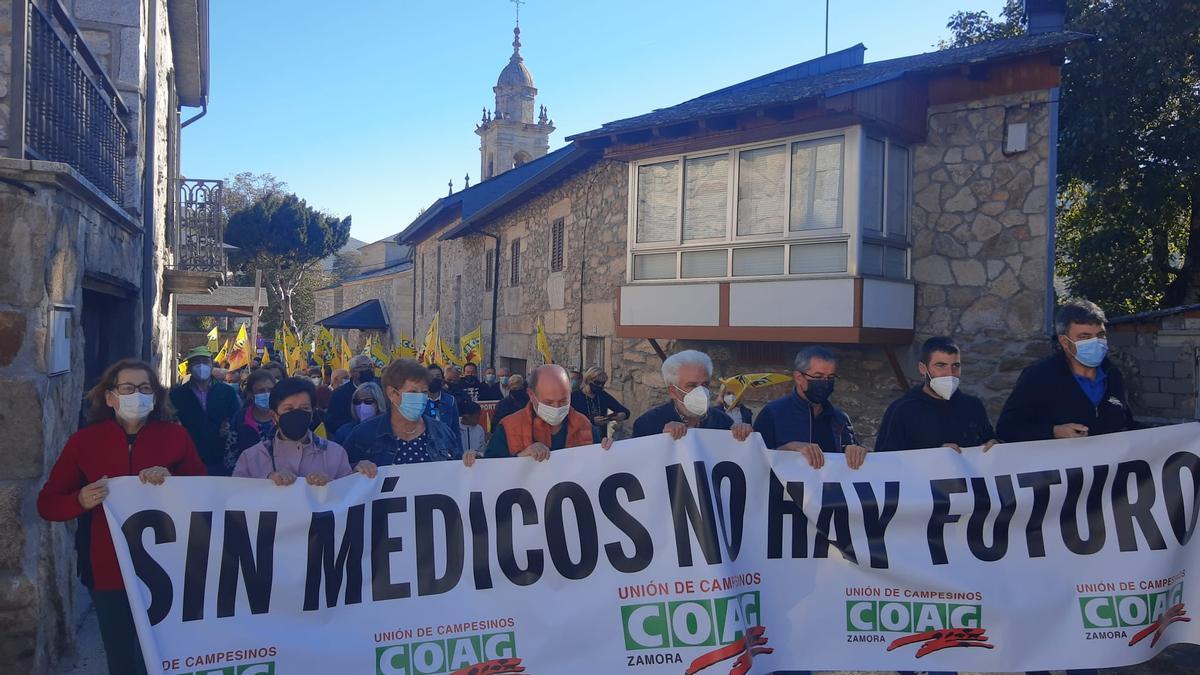 Manifestación por la sanidad rural en la Alta Sanabria.