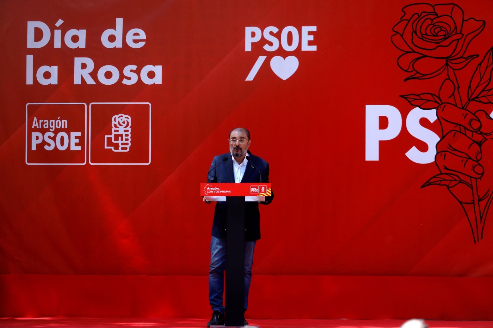 Las mejores imágenes de la Fiesta de la Rosa del PSOE en el Parque de Atracciones de Zaragoza