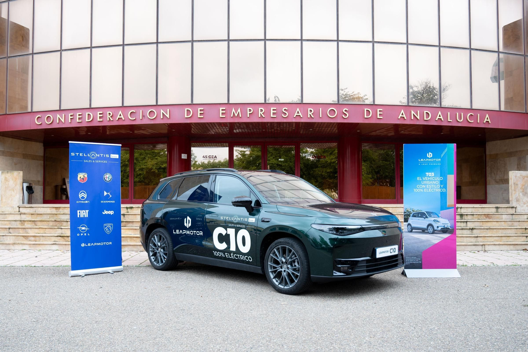 LEAPMOTOR STELLANTIS &YOU SEVILLA expuso este vehículo durante el evento celebrado en la CEA