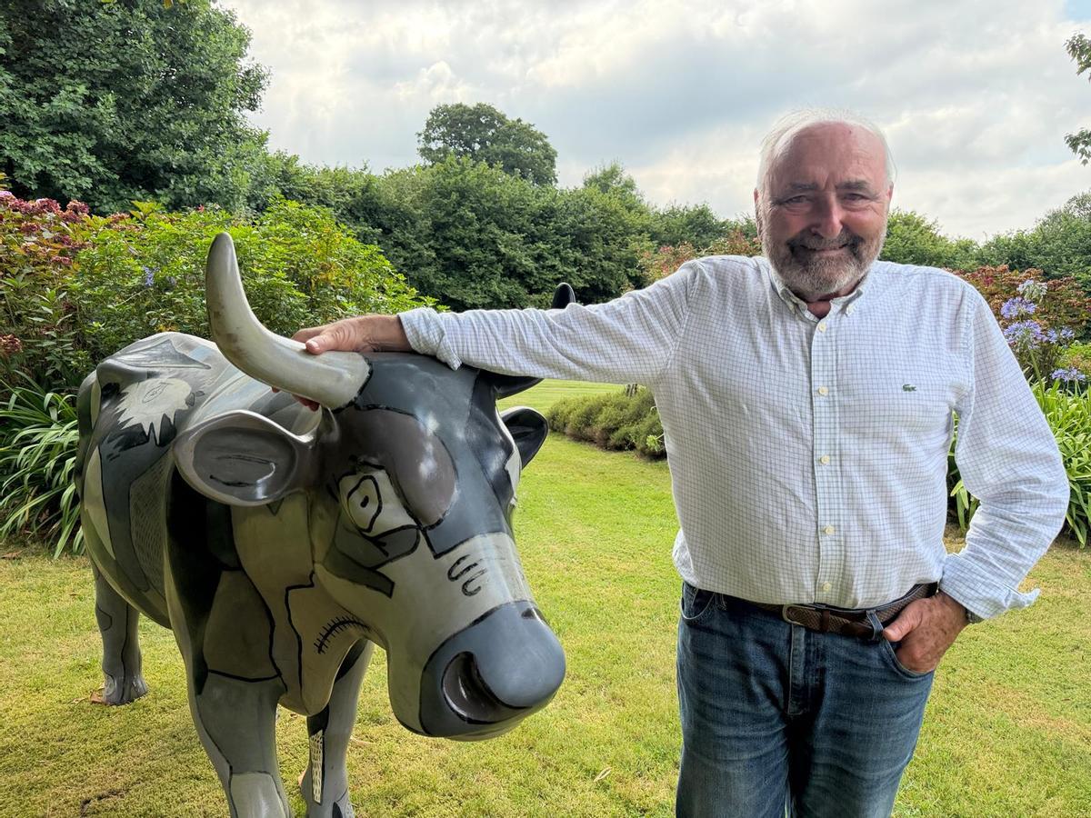 Pedro Rodríguez Inciarte, ayer, en la finca de su casa de Llanes.