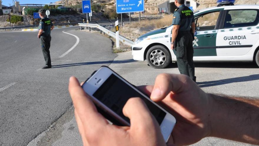 La Guardia Civil lamenta el incremento de WhatsApps para comunicar la existencia de controles en zonas de Cieza y Abarán.