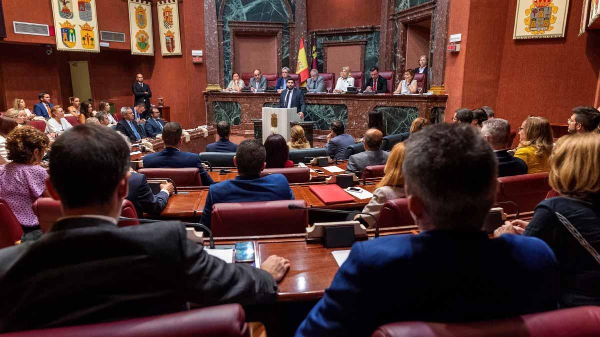 Vox vota 'no' en Murcia