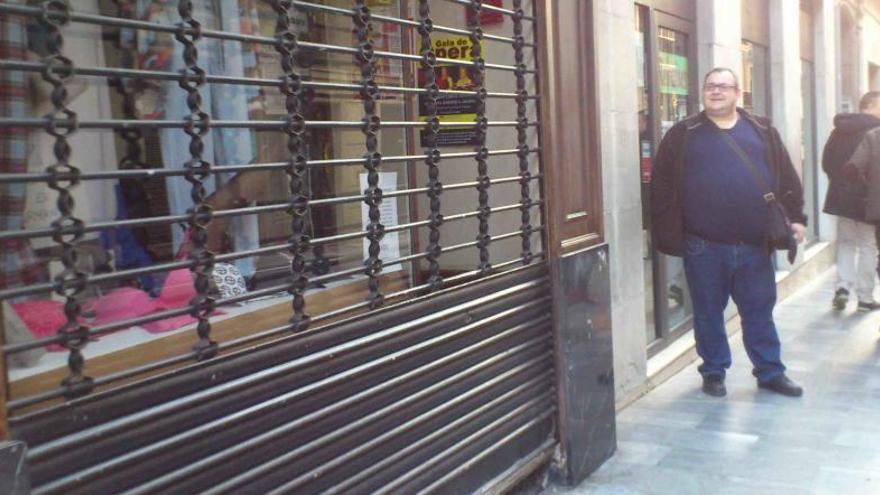 Imagen de la calle San Lorenzo, donde el cierre de establecimientos es total