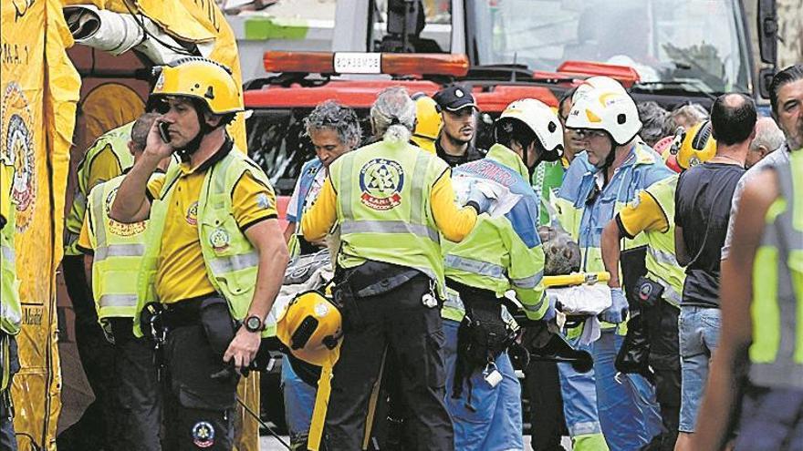 Un muerto y 11 heridos en el derrumbe del hotel ritz