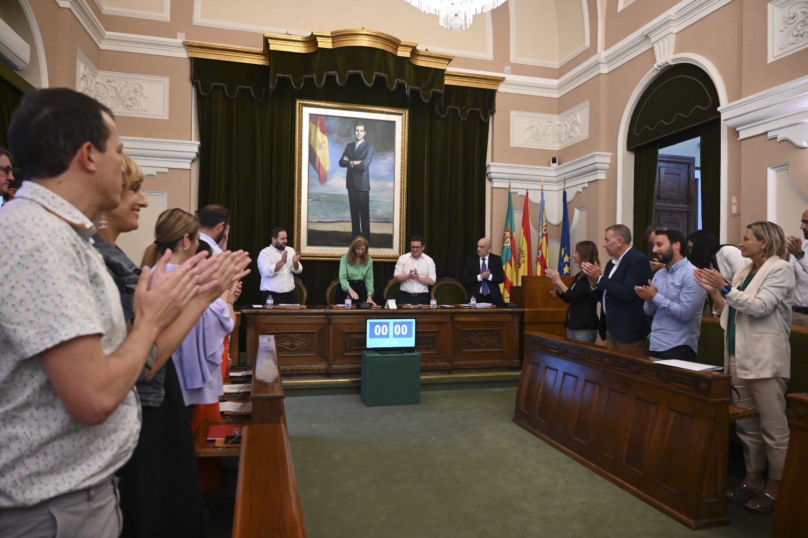 Las emotivas imágenes del último pleno de la legislatura en el Ayuntamiento de Castelló