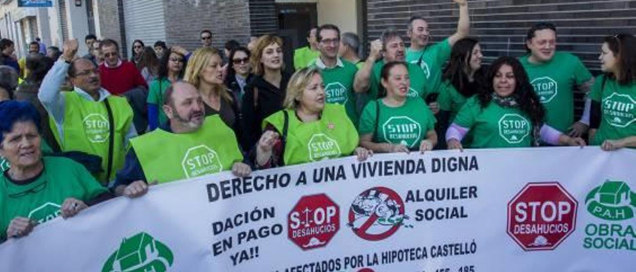 El bipartito denuncia que la ocupación ilegal de viviendas dificulta que las entidades cedan alquileres sociales