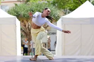 Galería: La danza toma el paseo de Vara de Rey en Ibiza.