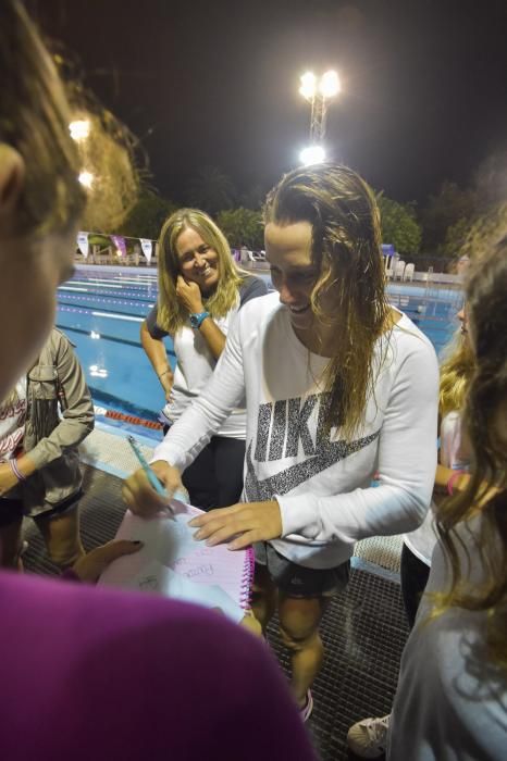 Mireia Belmonte y la selección española en el Julio Navarro