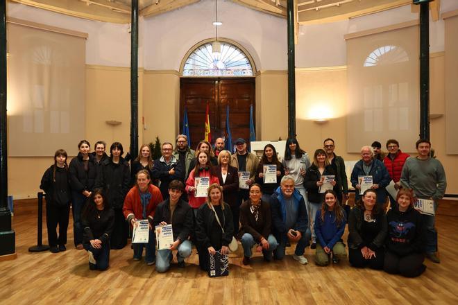 Los participantes en el XII Concurso de Pintura Rápida