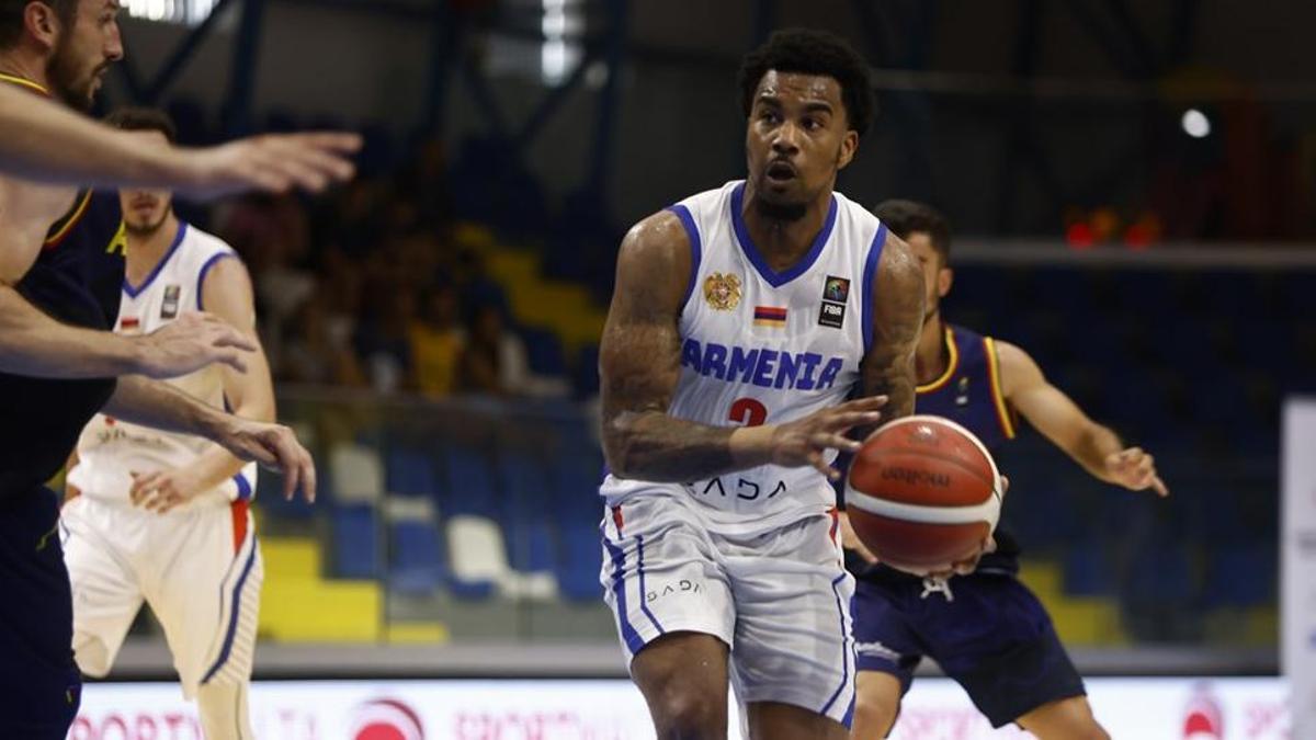 Chris Jones, estadounidense con pasaporte armenio, en la semifinal contra Andorra