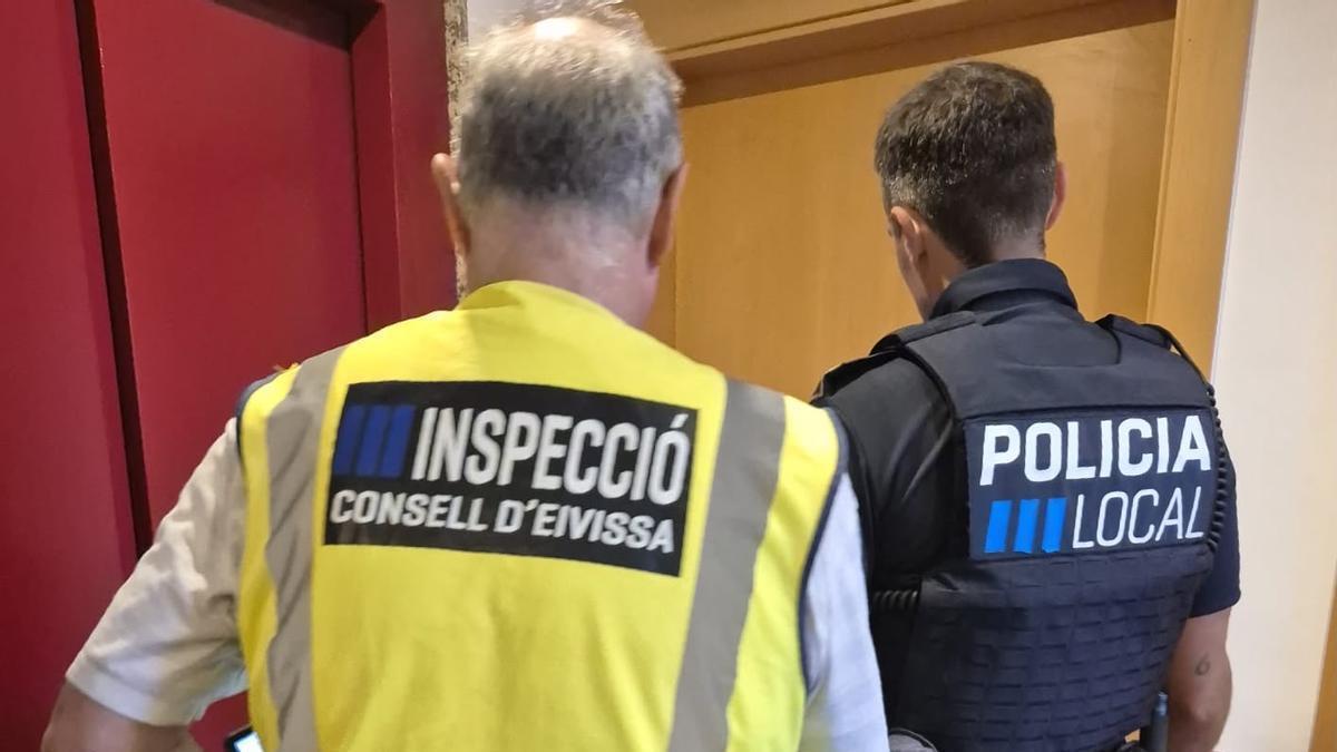 Imagen de archivo de una inspección en un inmueble.