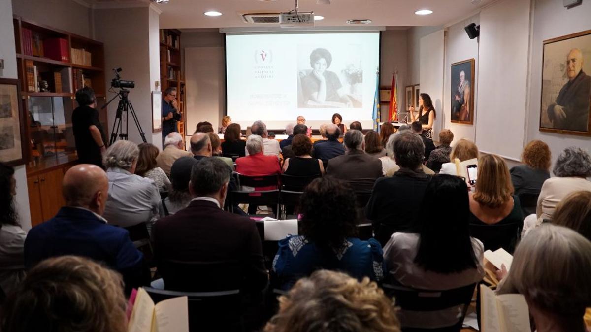 Presentación de la actividad en torno a María Beneyto en el CVC.