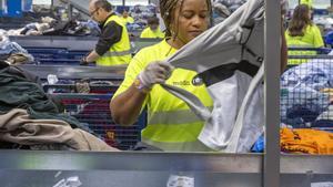 L’exportació de roba utilitzada i residu tèxtil es quintuplica en 10 anys a Espanya