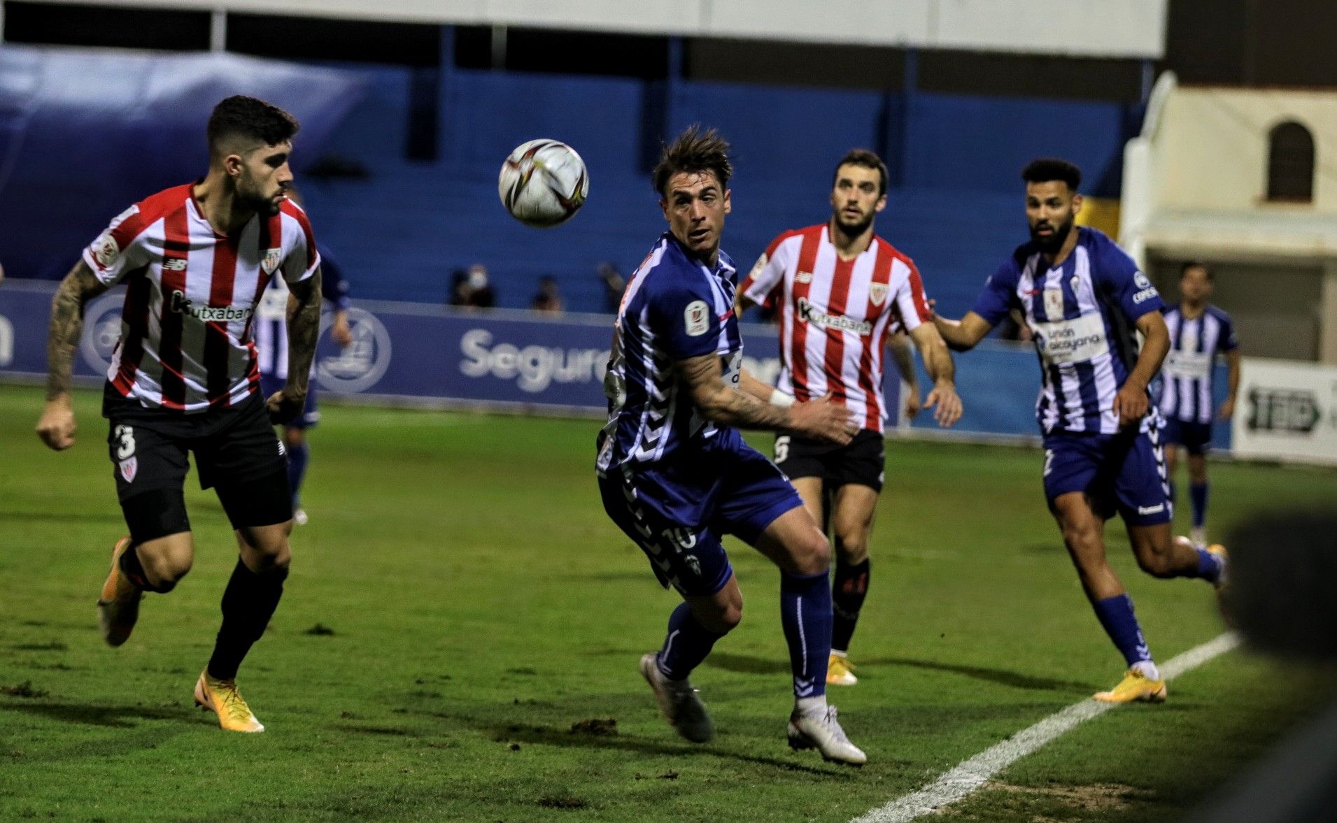 El supercampeón sufre en Alcoy (Alcoyano 1 - Athletic 2)