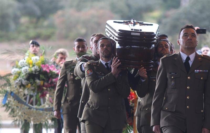 FOTOGALERÍA Funeral por el cabo fallecido en Líbano en la base de Cerro Muriano