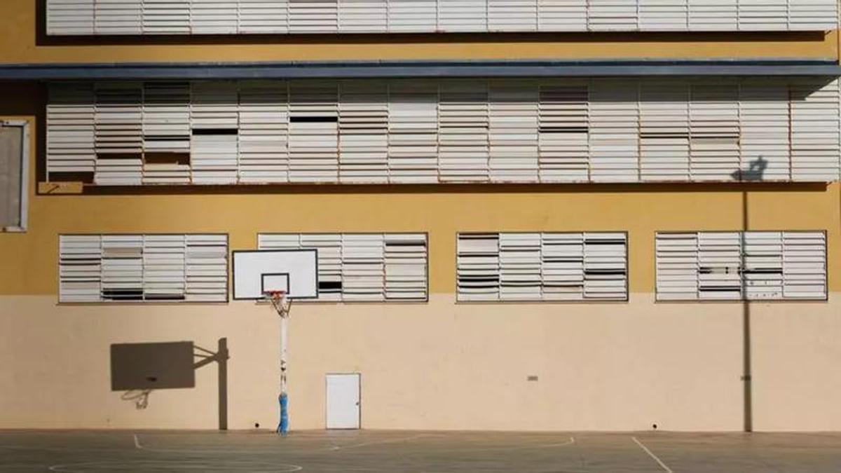 Imagen de archivo de un tramo del patio del IES Xarc.
