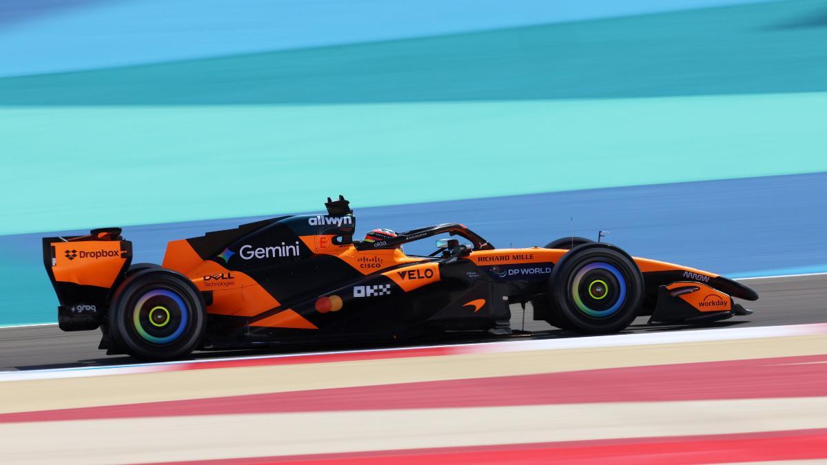 El McLaren  MCL40, en los test