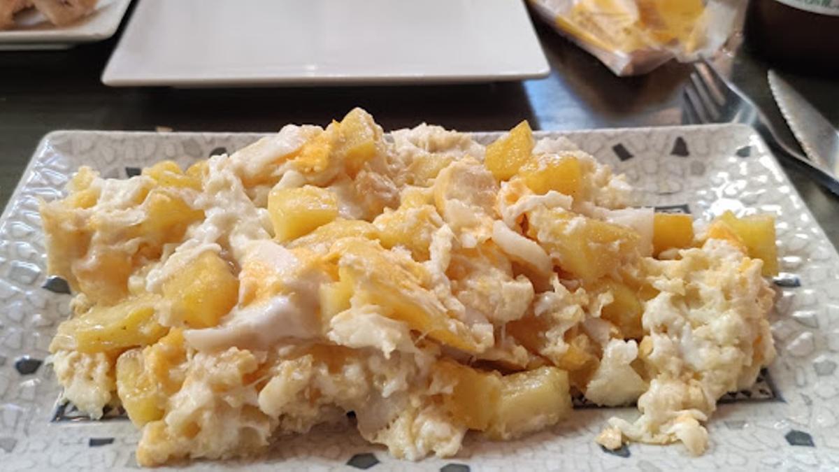 Revuelto de papas con huevos de El Rincón de Rosita.