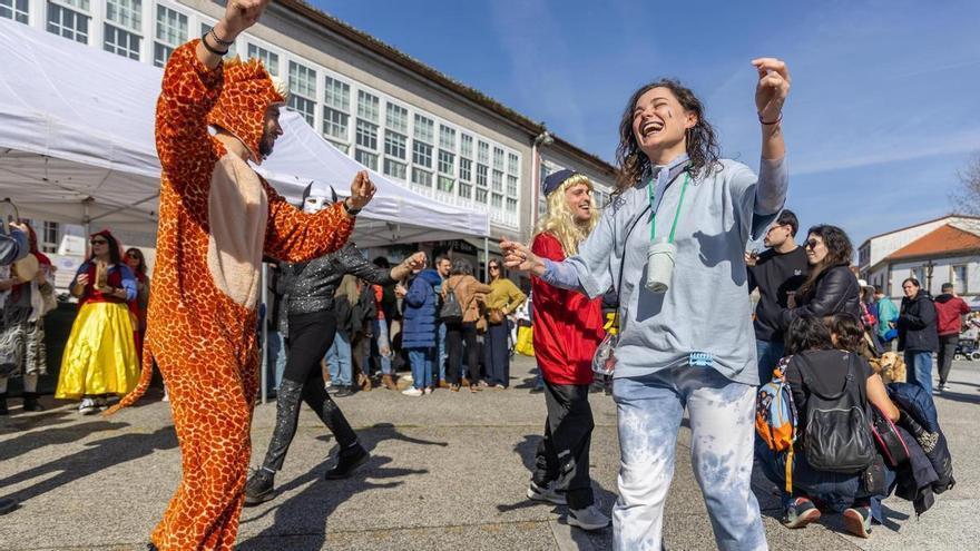 Os sombreiros do Entroido de Conxo trouxeron o sol