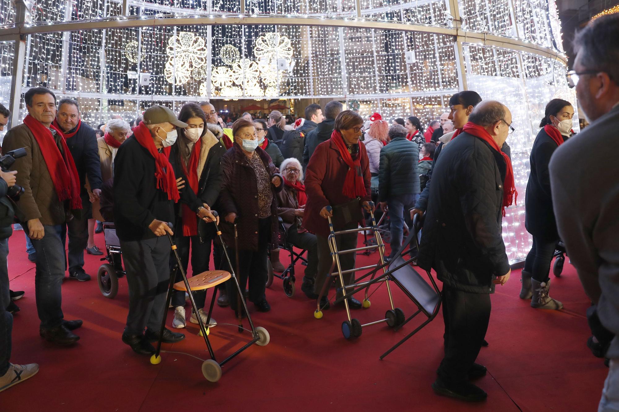 Los taxistas acercan a los mayores a la Navidad de Vigo