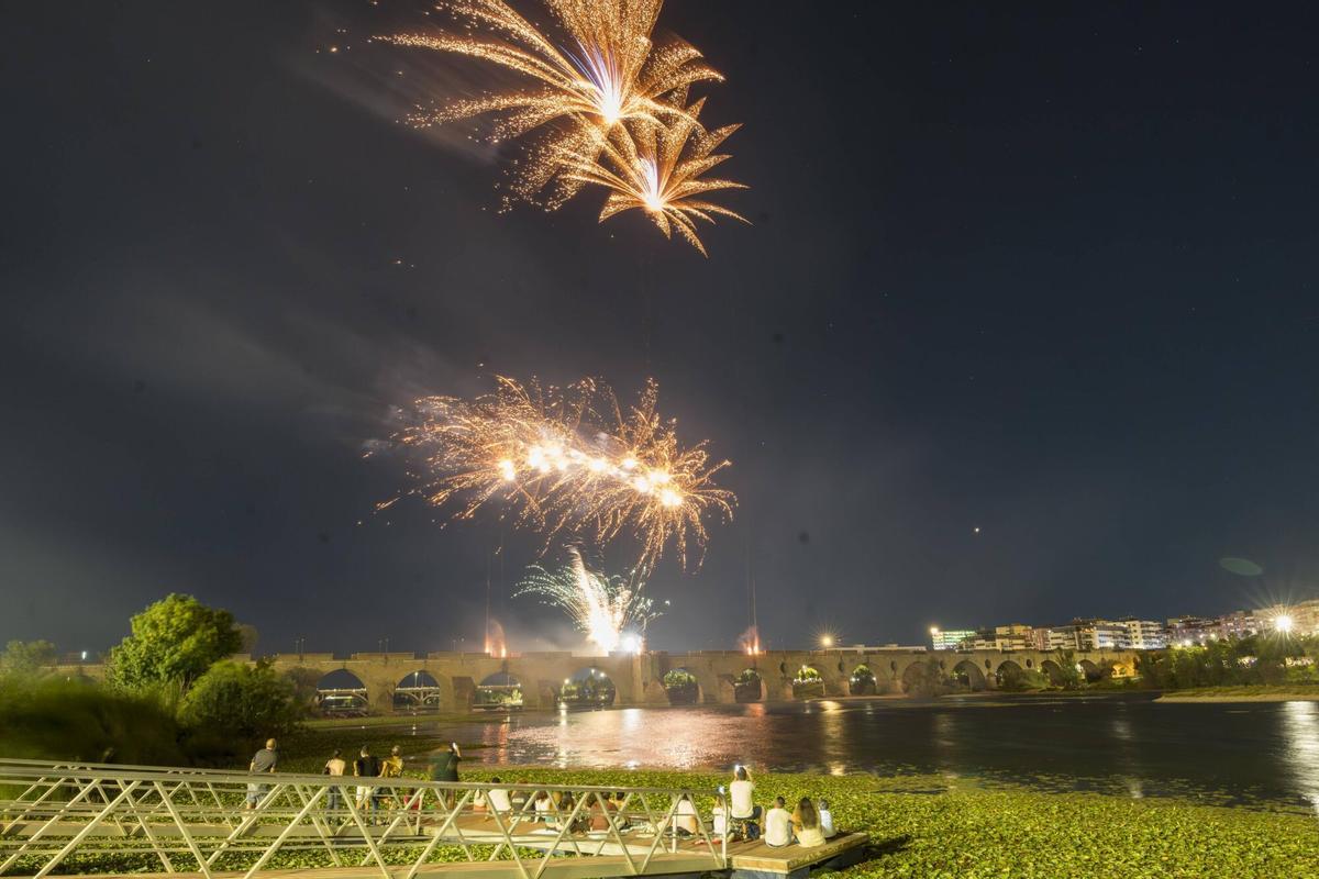 Las imágenes de los fuegos artificiales de Badajoz