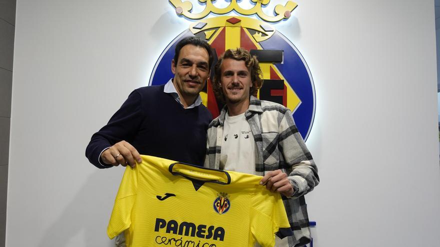 El Villarreal blinda a Carlos Romero hasta 2027
