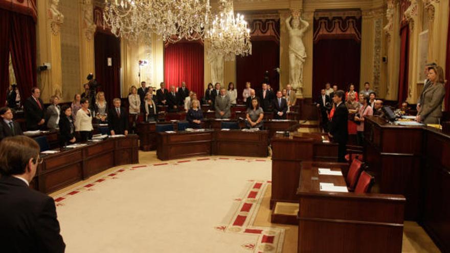 Minuto de silencio en el Parlament