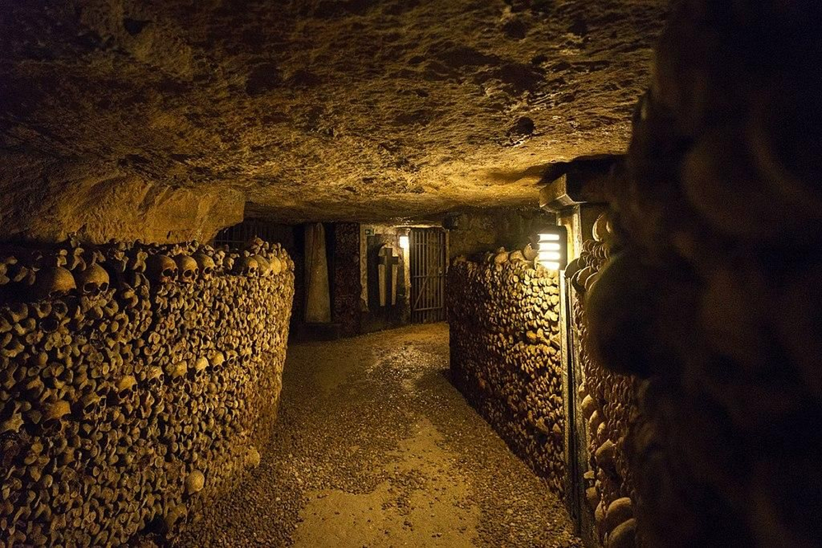 Las catacumbas de París son todo un misterio solo apto para aventureros