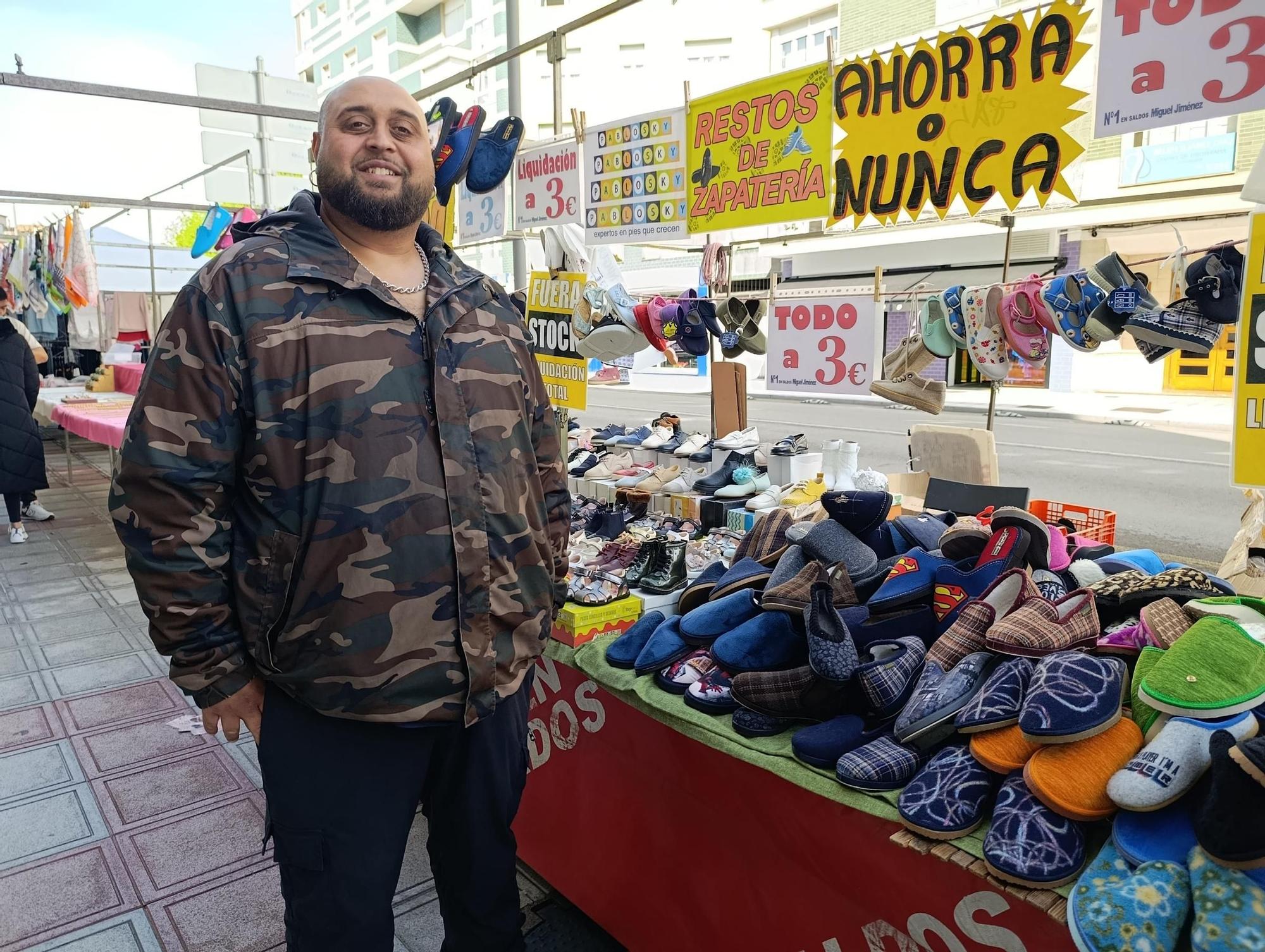 Internet vence al mercado de la Pola