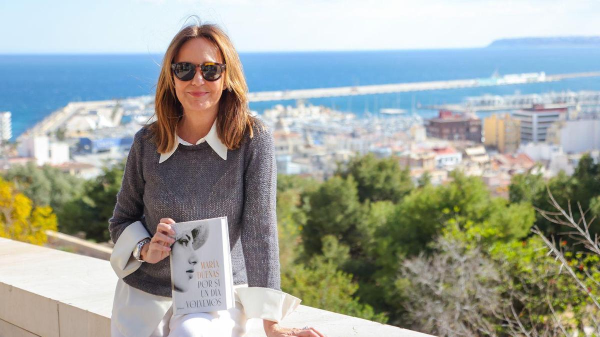 María Dueñas, fotografiada en el monte Benacantil de Alicante