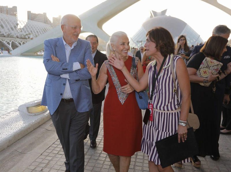 Hortensia Herrero y Jaume Plensa inauguran la exposición de esculturas del barcelonés en la Ciudad de las Artes