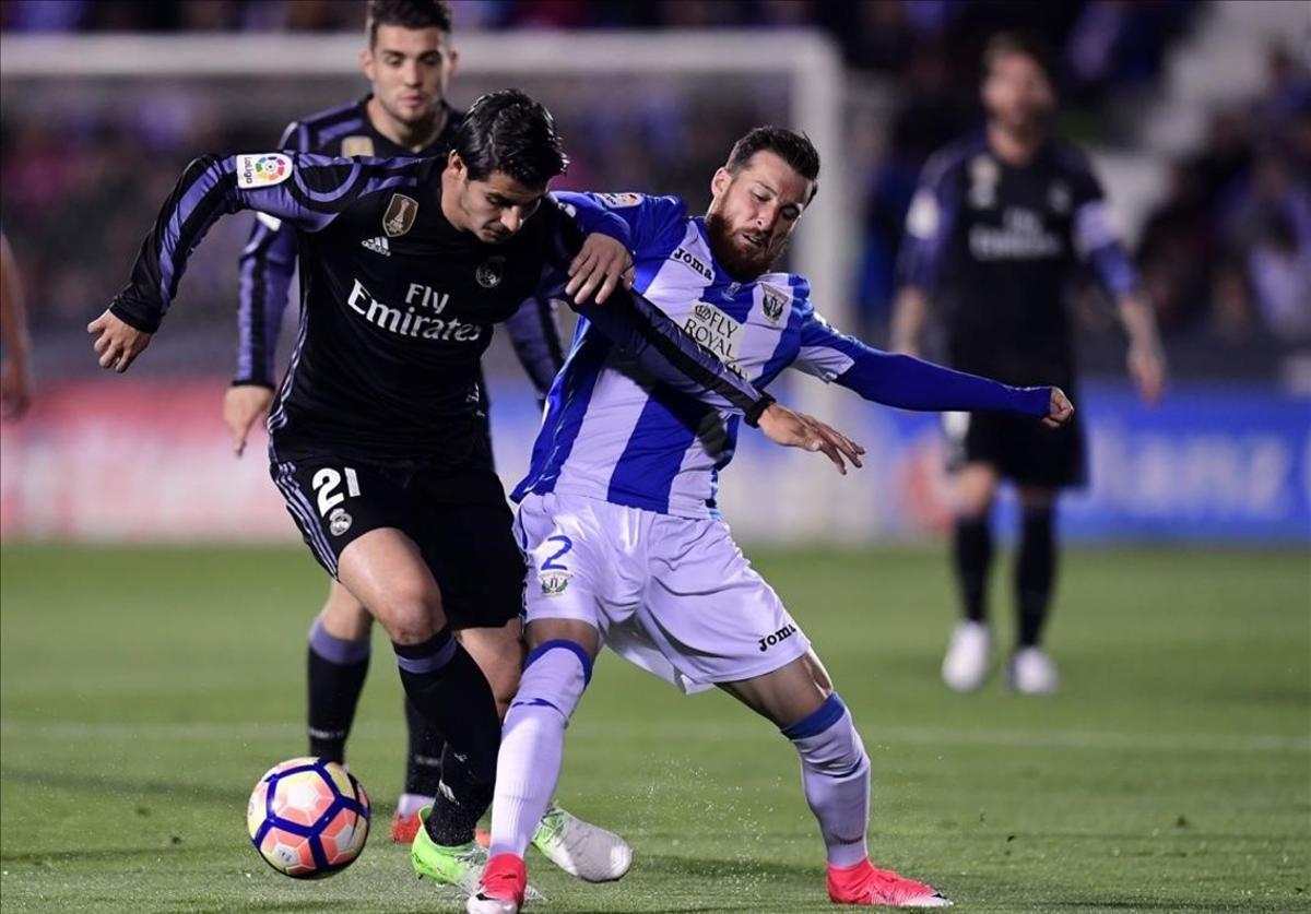 undefined37945158 real madrid s forward alvaro morata  r  vies with leganes  d170405231617