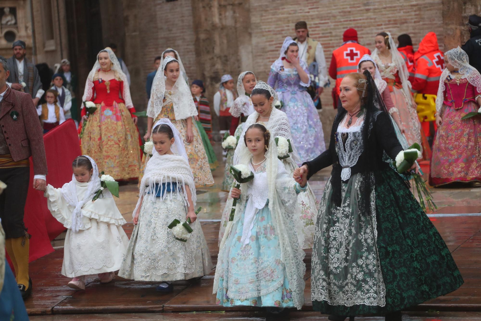 Búscate en el primer día de ofrenda por la calle de la Paz (entre las 18:00 a las 19:00 horas)