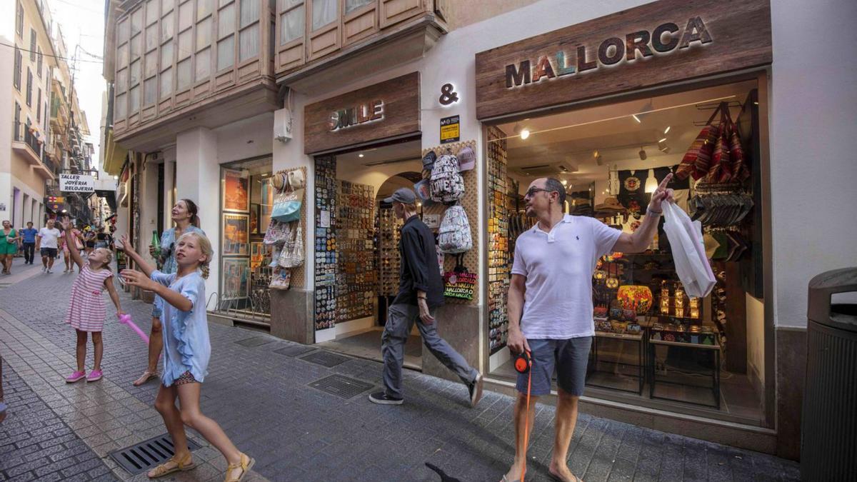 El comercio destaca el aumento del turismo familiar en detrimento del más joven.