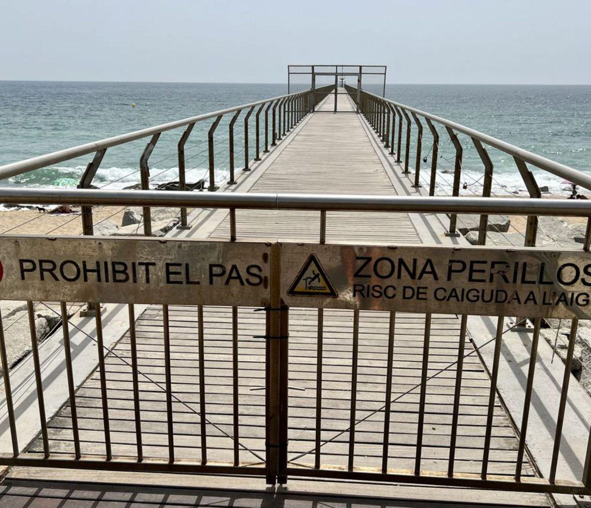 Badalona alerta del perill de saltar des del pont del Petroli
