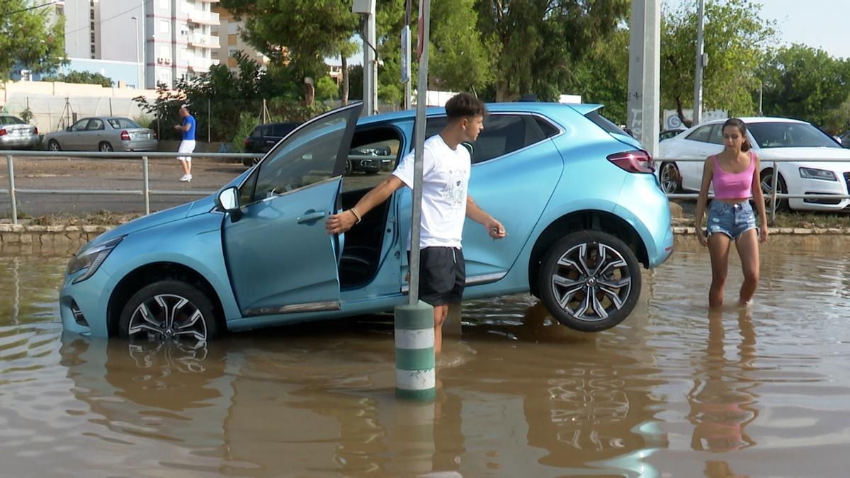 La tromba de agua en Sagunto, Canet y Benicassim causa graves inundaciones