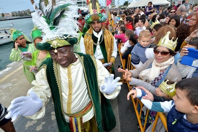 REYES MAGOS LLEGADA BARCO