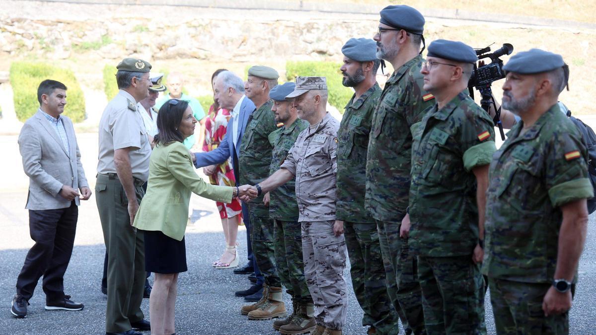Visita de la ministra de Defensa, Margarita Robles, a la base de la Brilat en Figueirido (Pontevedra) el pasado mes de agosto en plena ola de incendios en Galicia