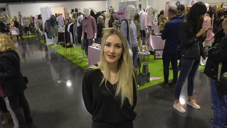 La «influencer», Priscila Hernández, durante el evento de inauguración en el Centro de Congresos.