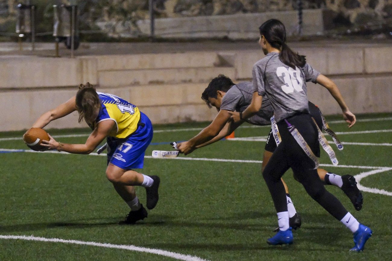 Dinamismo, estrategia y valores en el flag football.