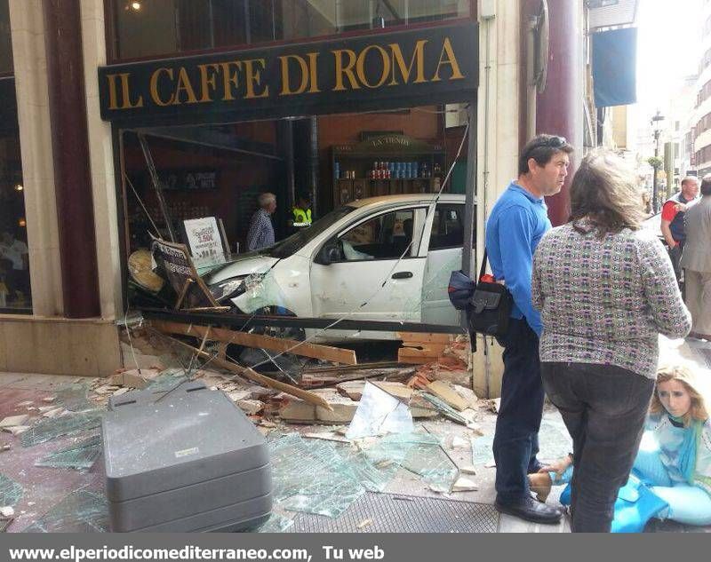 GALERÍA DE FOTOS - Accidente en la Plaza Santa Clara