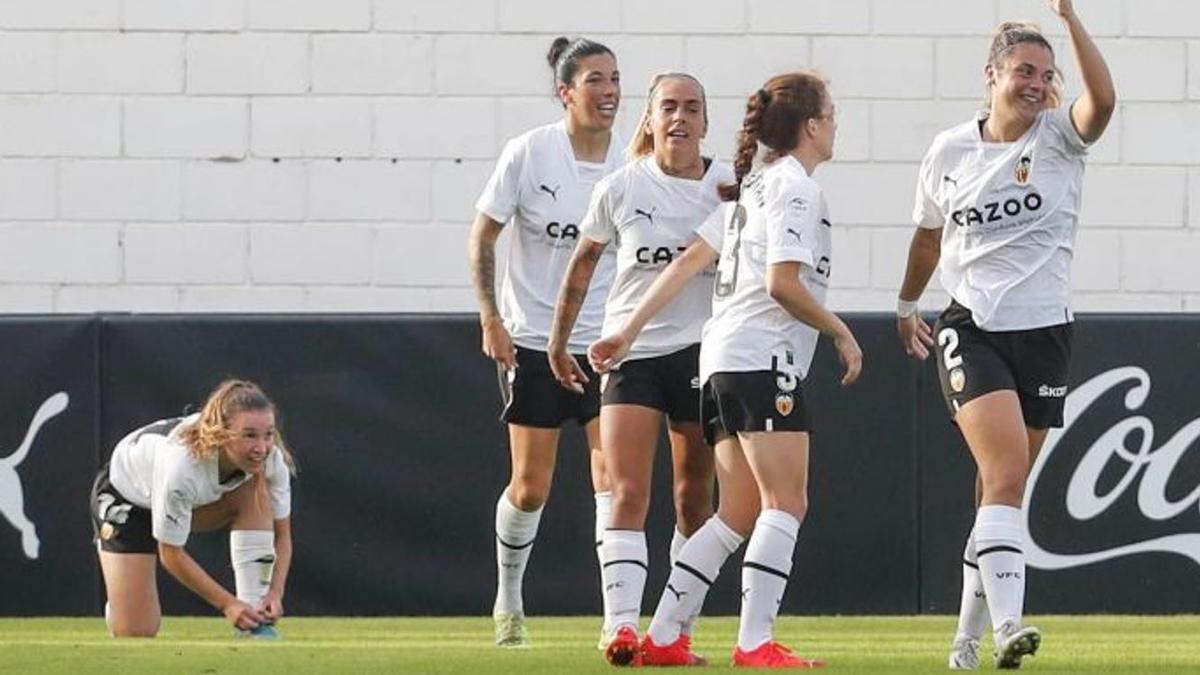 Berta Pujadas celebra un gol contra el Levante Las Planas