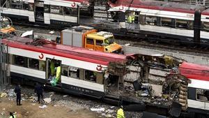 Dos de los trenes afectados por los atentados del 11-M.