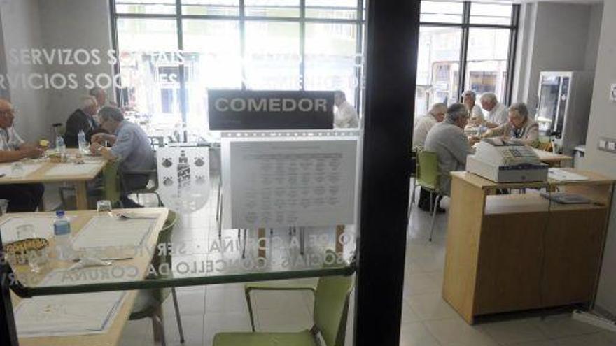 Usuarios de un comedor social.