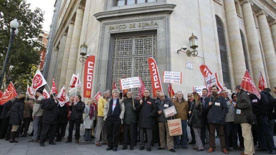 La banca pierde 3.300 empleos en Aragón durante la última década